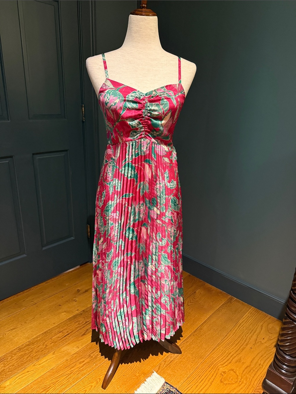 Floral Pink Pleated Midi Dress with Spaghetti Straps